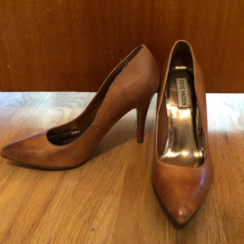 Steve Madden Tan Leather Shooterr heel